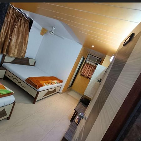 Hotel Broadway Colaba Bombaim Exterior foto