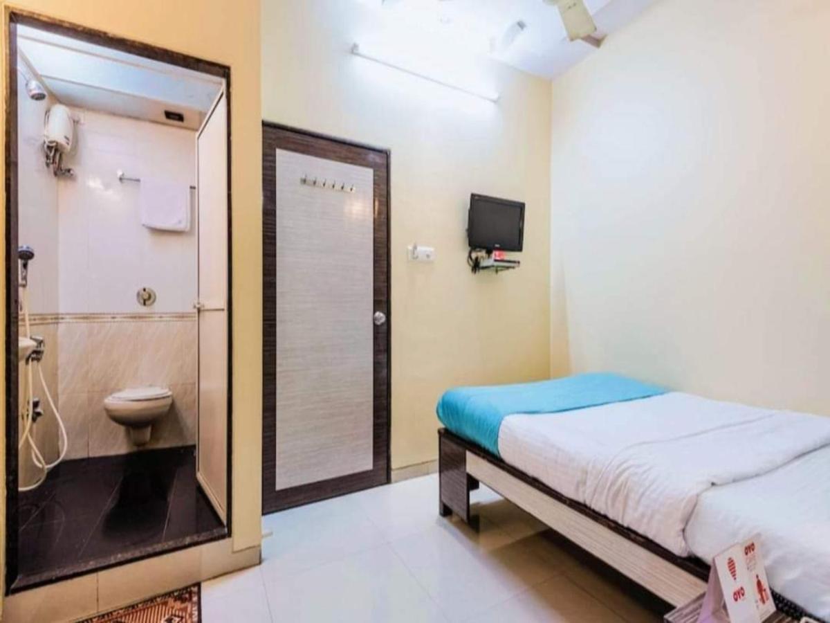 Hotel Broadway Colaba Bombaim Exterior foto