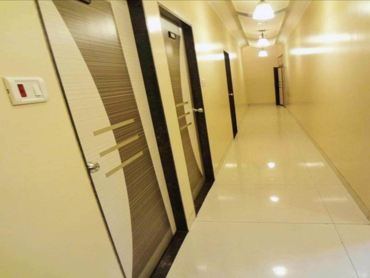 Hotel Broadway Colaba Bombaim Exterior foto