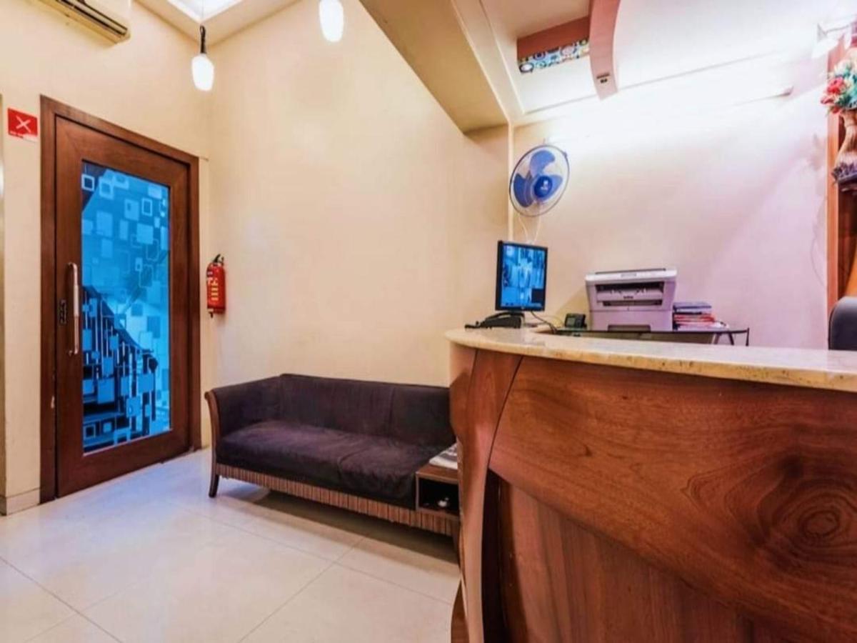Hotel Broadway Colaba Bombaim Exterior foto