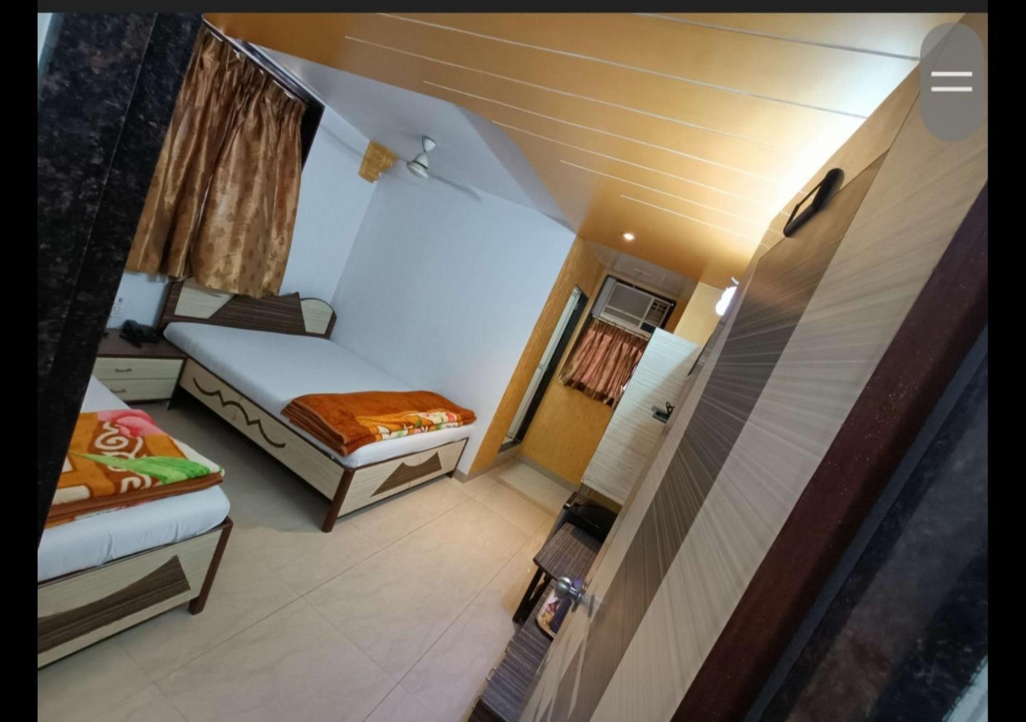 Hotel Broadway Colaba Bombaim Exterior foto