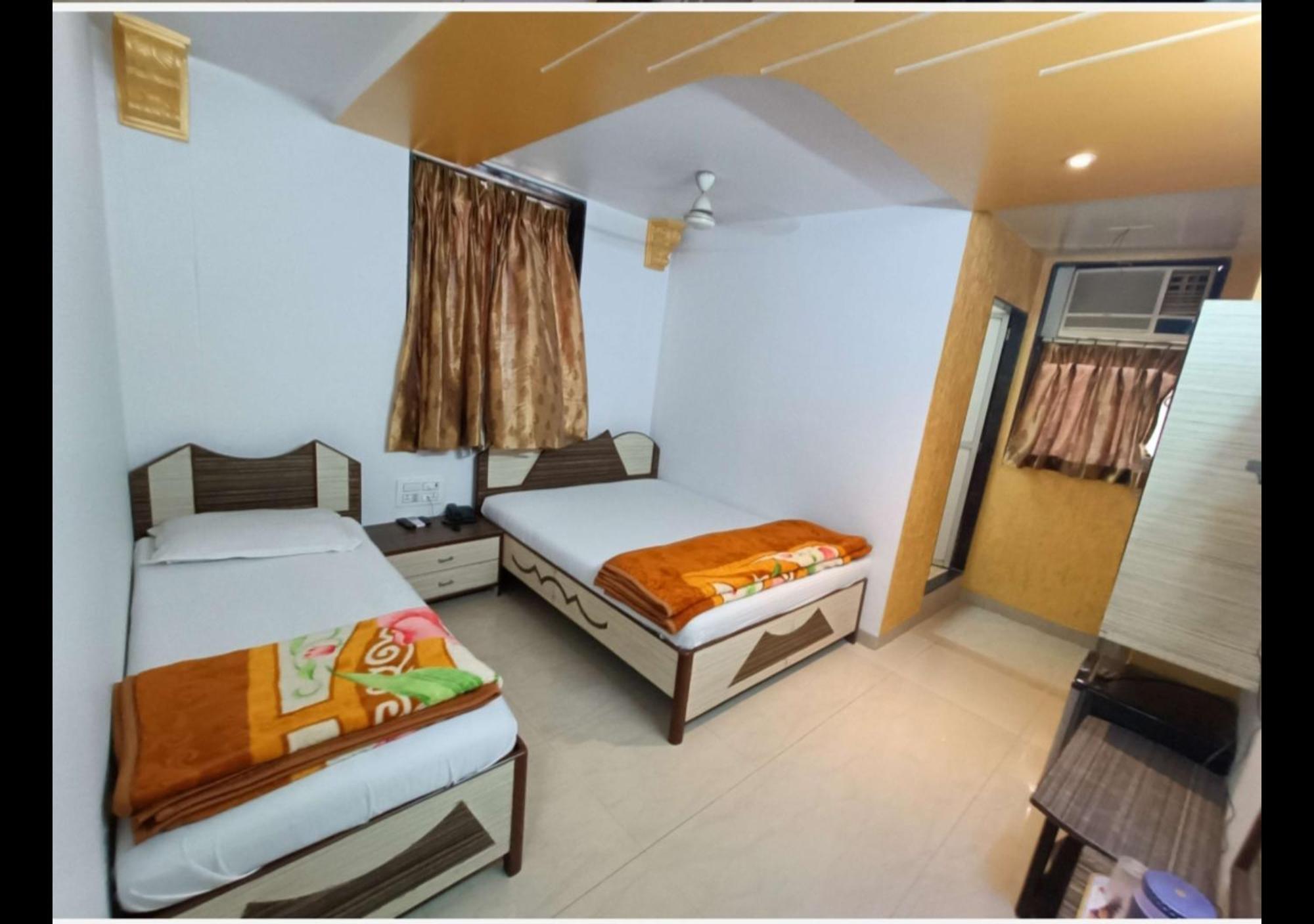 Hotel Broadway Colaba Bombaim Exterior foto