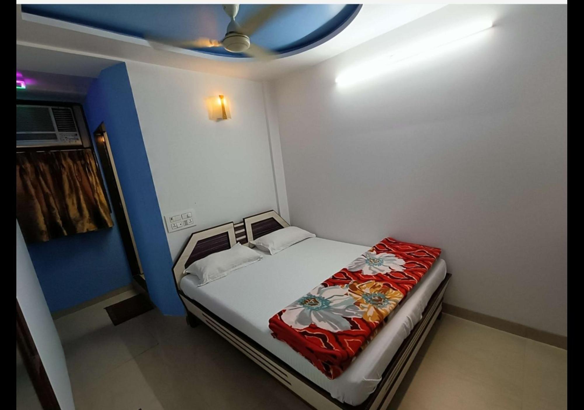 Hotel Broadway Colaba Bombaim Exterior foto