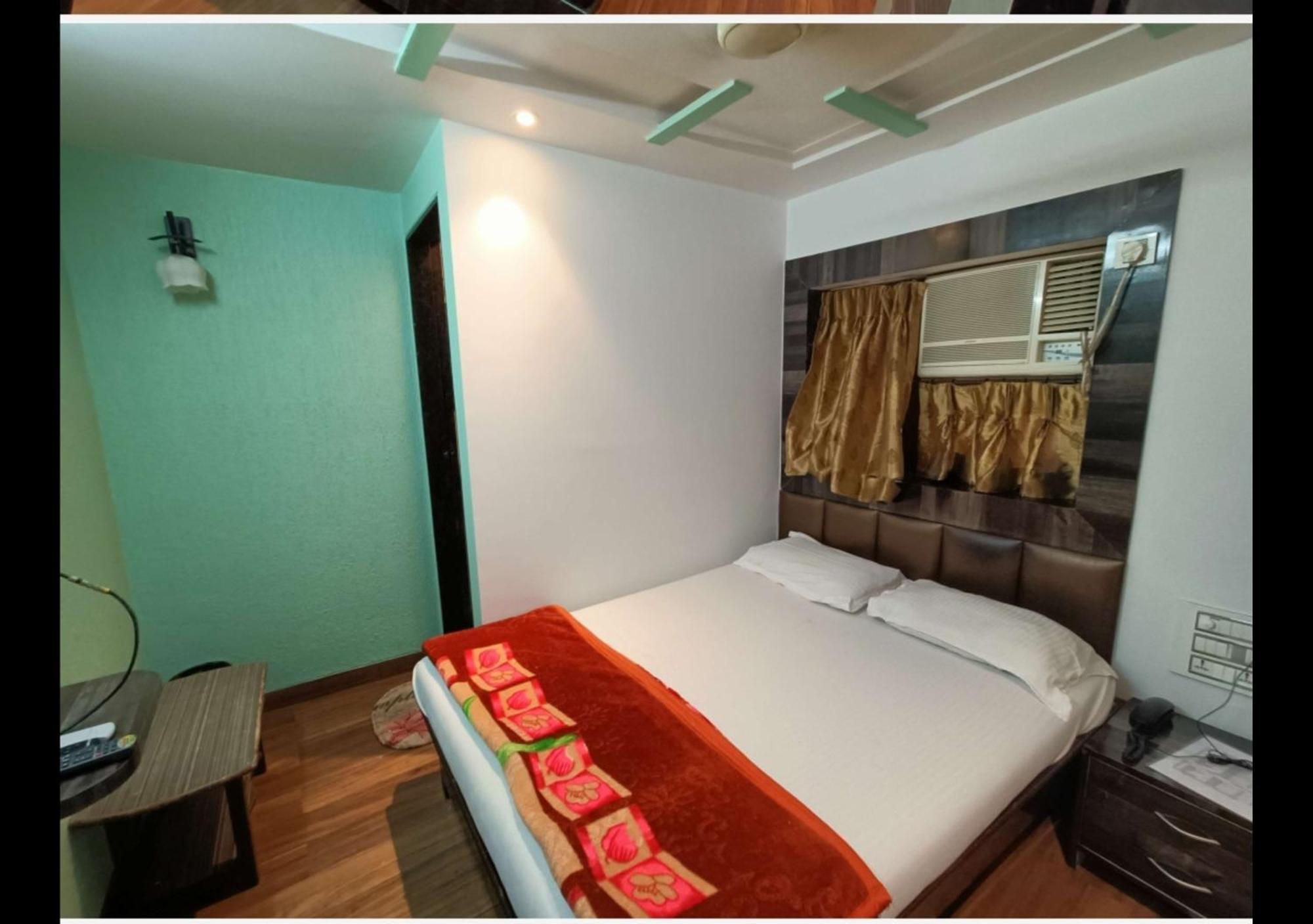 Hotel Broadway Colaba Bombaim Exterior foto