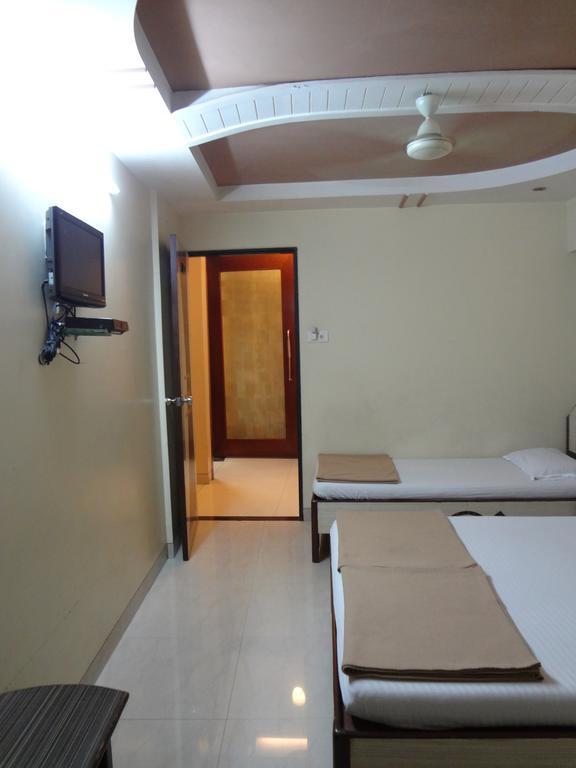 Hotel Broadway Colaba Bombaim Exterior foto